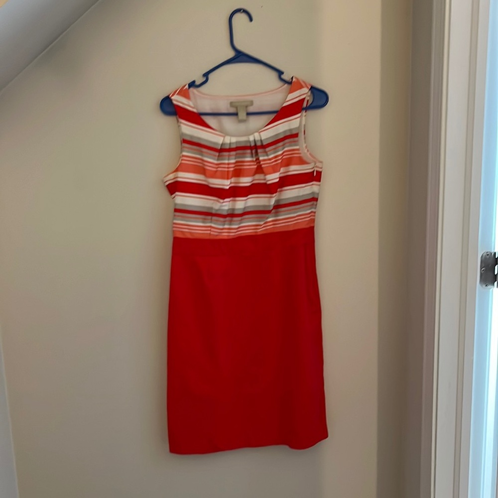 Banana Republic knee length dress, size 6, gently used.